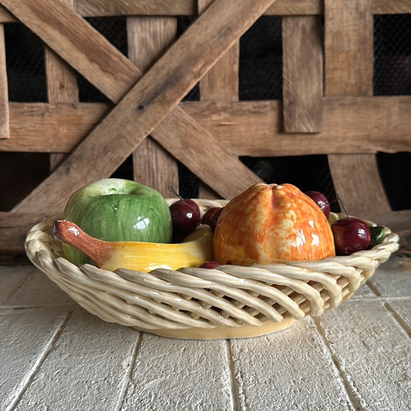Vintage Majolica Fruit Bowl Bassano Italy Woven Basket Weave 11" Large (36) - Picture 1 of 8